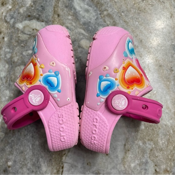 Kid’s Crocs Hearts Light Up Clogs Girls C6 - Picture 6 of 12